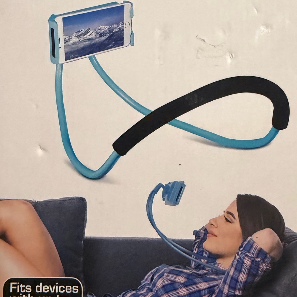 Hands-Free Neck Phone Holder in Light Blue
